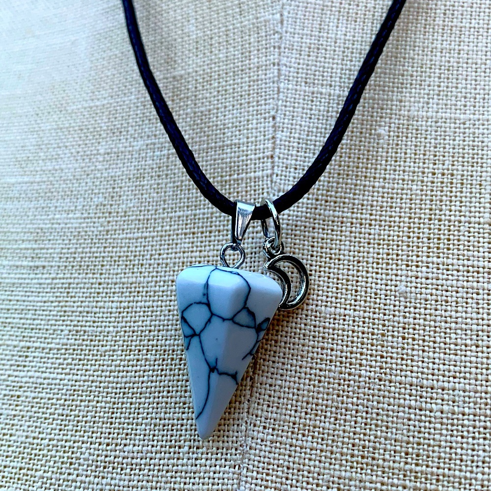 Handmade Howlite Stone Pendulum Amulet with Star Charm